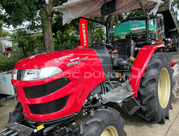 Yanmar ef393 nhìn từ phía trước bên trái