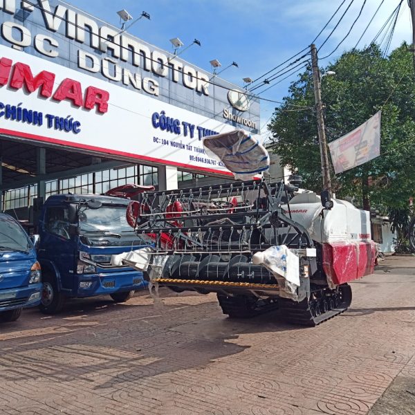 Máy gặt lúa YH700