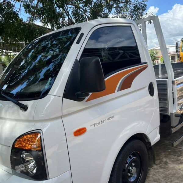 Ngoại thất xe Hyundai New Porter H150 thùng lửng màu trắng