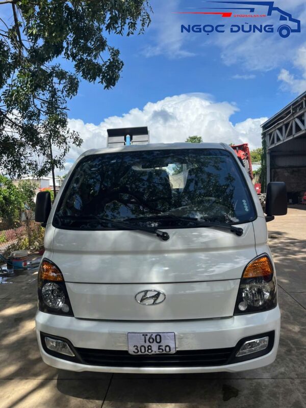 Ngoại thất xe Hyundai New Porter H150 thùng lửng màu trắng