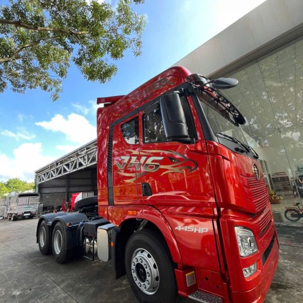 Xe đầu kéo Faw 445HP động cơ Yuchai