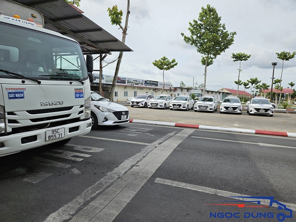 Tham gia kỳ thi sát hạch xe tải