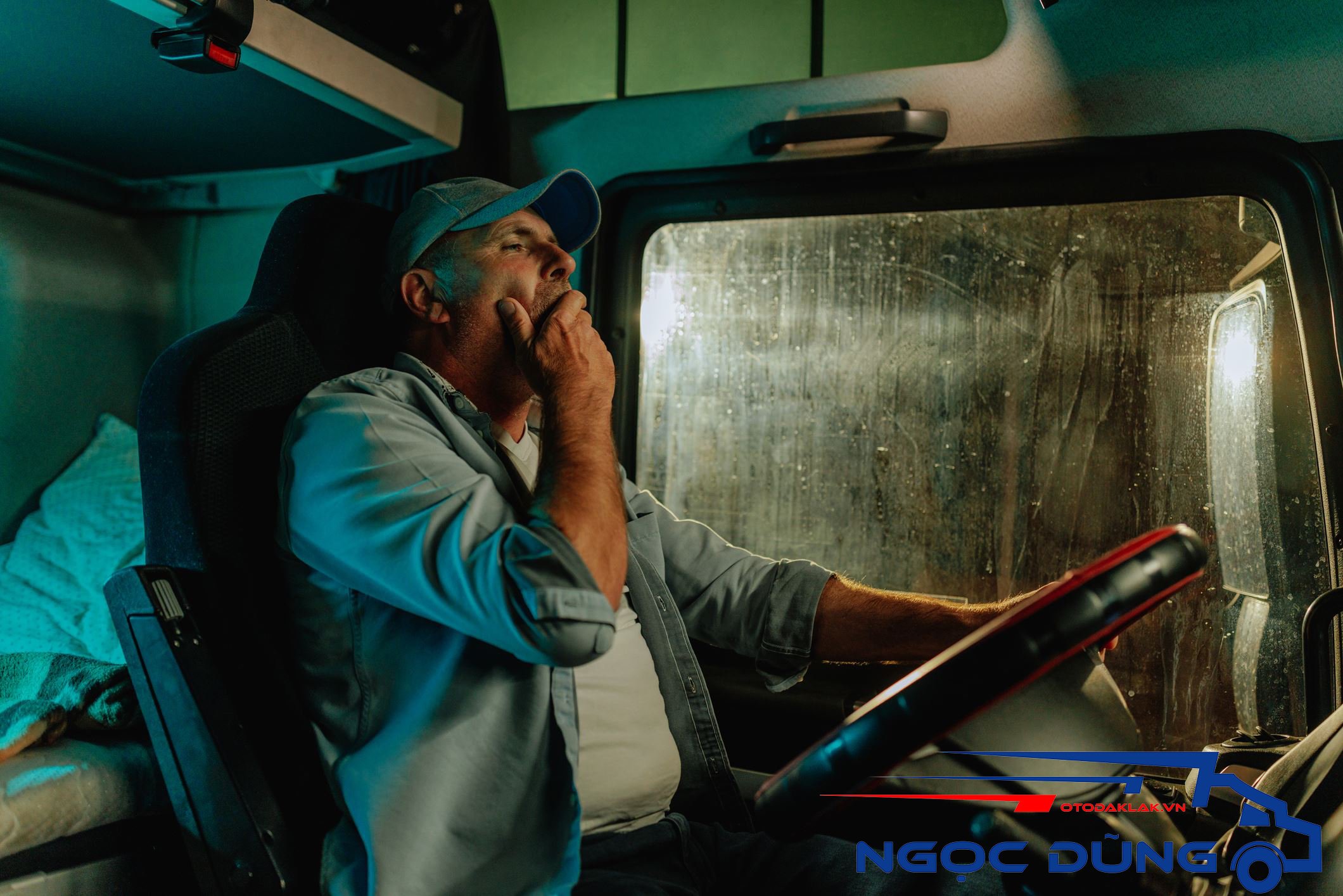 Lái xe đêm thì nên nghỉ ngơi khi có thời gian