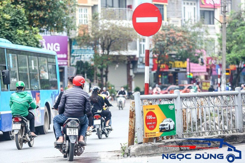 Biển cấm ngược chiều